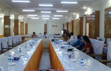 မွန်ပြည်နယ်လွှတ်တော်ဘဏ္ဍာရေး၊ စီမံကိန်းနှင့်စီးပွားရေးဆိုင်ရာကိစ္စရပ်များ လေ့လာသုံးသပ်ရေးကော်မတီ အစည်းအဝေးကျင်းပပြုလုပ်ခြင်း