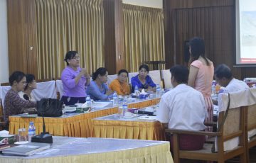 ဘာသာရပ်ဆိုင်ရာသုတေသီများနှင့် MCL ဘိလပ်မြေစက်ရုံမှ တာဝန်ရှိသူများ တွေ့ဆုံဆွေးနွေးခြင်း