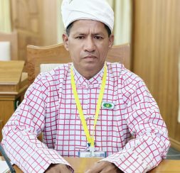 ဦးသန်းခိုင်